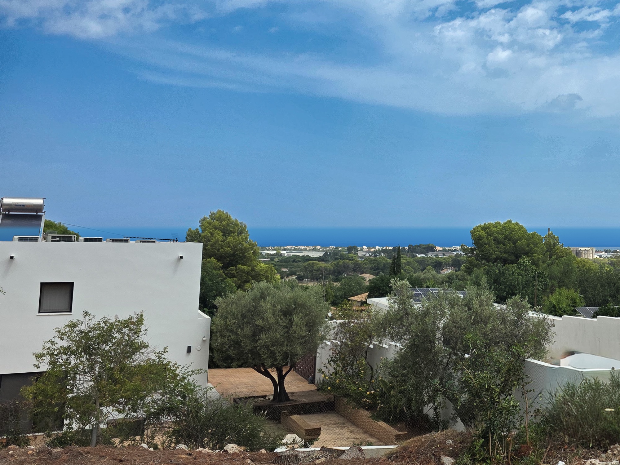 Vistas reales al Mediterráneo desde la parcela